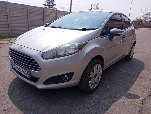 2017-Ford-Fiesta-14-Ambiente-5-dr image:11