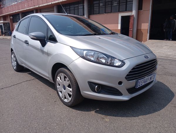 2017-Ford-Fiesta-14-Ambiente-5-dr image:12