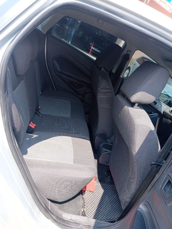 2017-Ford-Fiesta-14-Ambiente-5-dr image:5