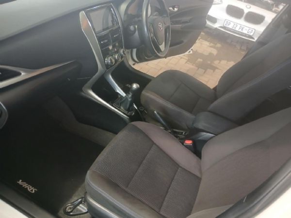 2018-Toyota-Yaris-15-XS-5-dr image:11