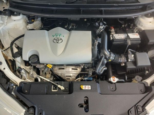 2018-Toyota-Yaris-15-XS-5-dr image:12