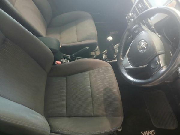 2018-Toyota-Yaris-15-XS-5-dr image:6