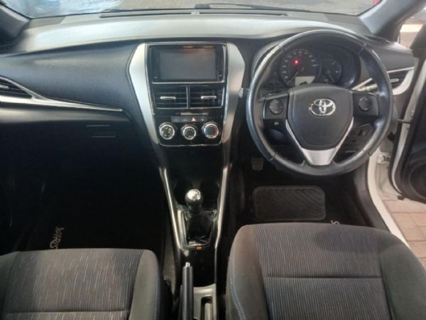 2018-Toyota-Yaris-15-XS-5-dr image:8