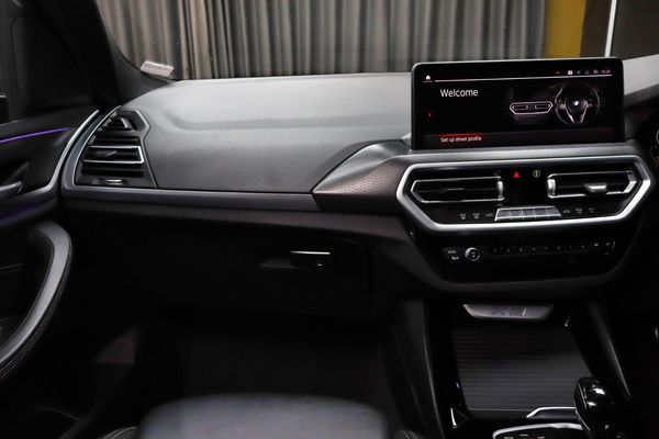 2021-BMW-X3-xDrive20d-M-Sport image:13