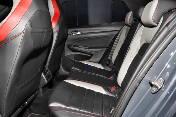 2021-Volkswagen-Golf-8-GTI-20-TSI-Auto image:16