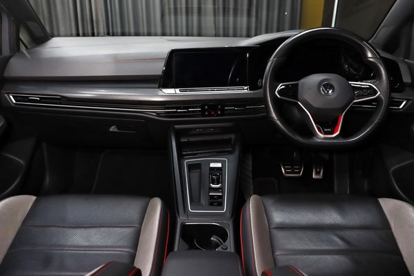 2021-Volkswagen-Golf-8-GTI-20-TSI-Auto image:8
