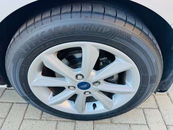 2019-Ford-Fiesta-10-EcoBoost-Trend-5-dr image:10