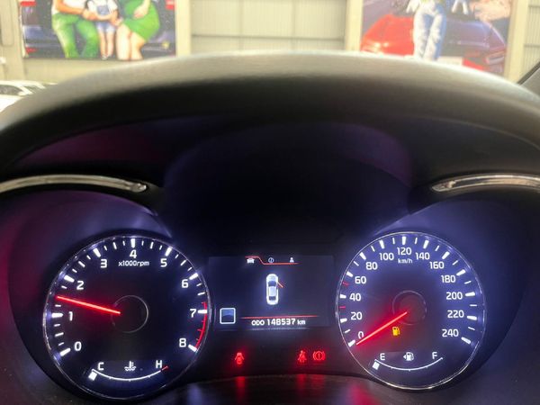 2014-Kia-Cerato-Koup-16T-GDi image:10