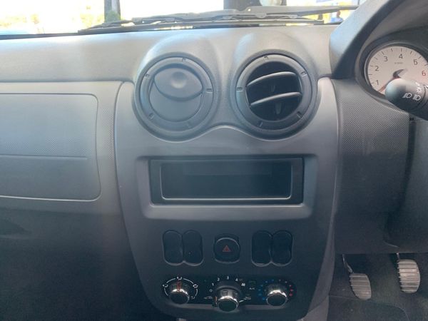 2023-Nissan-NP200-16-AC-Safety-Pack image:10