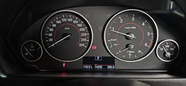 2016-BMW-3-Series-320d-GT-M-Sport image:11