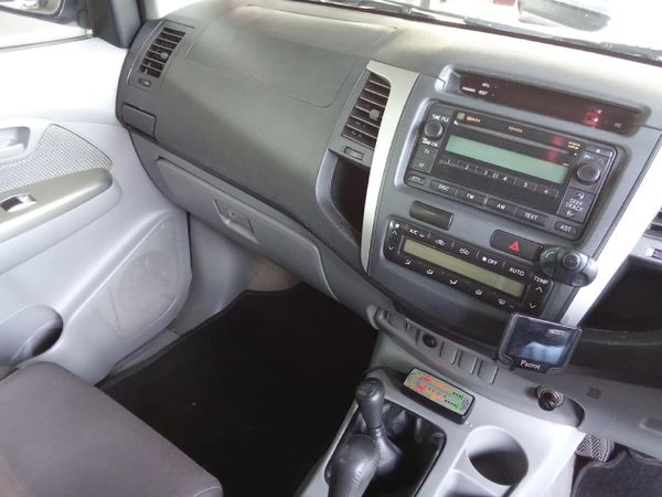 2010-Toyota-Hilux-30-D-4D-Raider-4x4-Auto-Double-Cab image:11