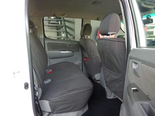 2010-Toyota-Hilux-30-D-4D-Raider-4x4-Auto-Double-Cab image:13