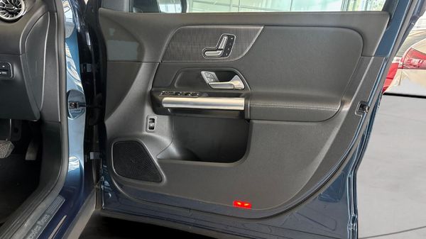 2024-Mercedes-Benz-EQA-250 image:10