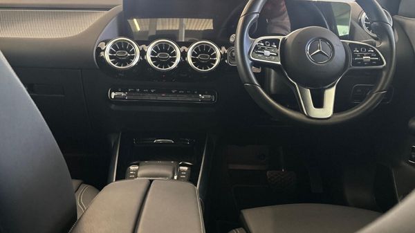 2024-Mercedes-Benz-EQA-250 image:8