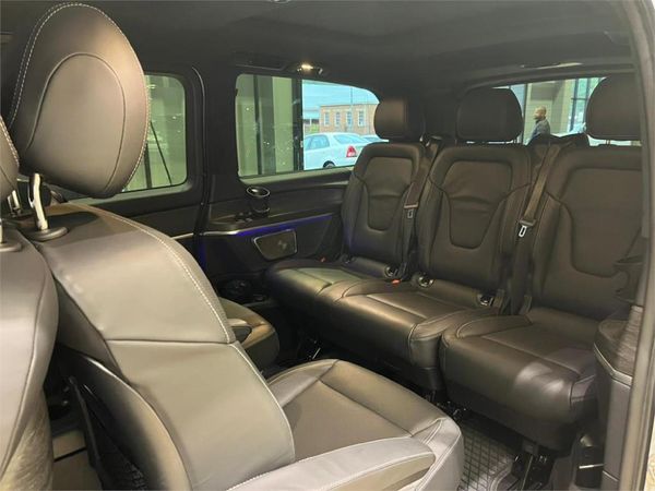 2025-Mercedes-Benz-V-Class-V300d-Exclusive image:5
