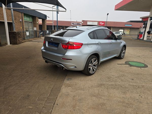 2012-BMW-X6-LOADS-OF-EXTRAS image:3