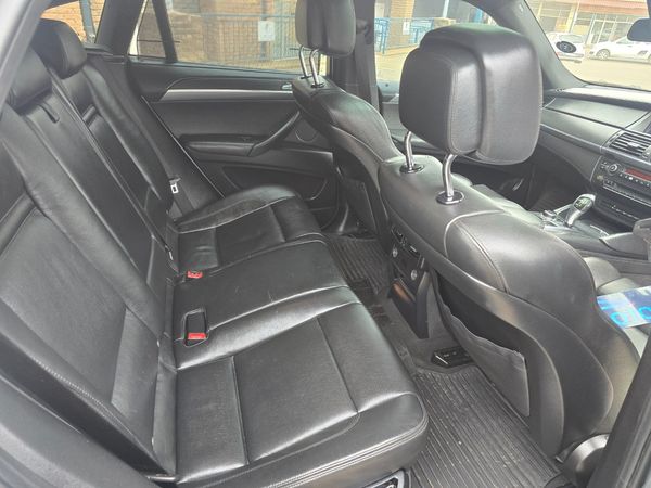 2012-BMW-X6-LOADS-OF-EXTRAS image:6