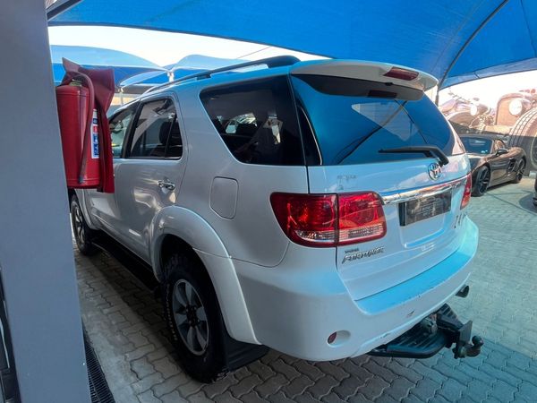 2007-Toyota-Fortuner-40-V6-Auto-4x4 image:3
