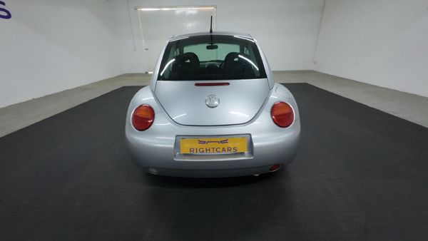 2001-Volkswagen-Beetle-20-Highline image:4