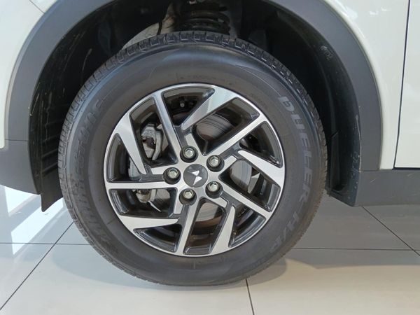 2025-Mahindra-XUV-300-12T-W8 image:7