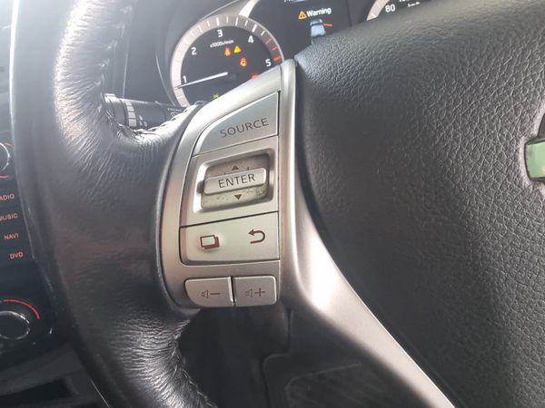 2019-Nissan-Navara-23D-SE-Auto-Double-Cab image:11