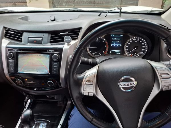 2019-Nissan-Navara-23D-SE-Auto-Double-Cab image:5