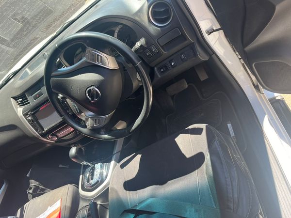 2019-Nissan-Navara-23D-SE-Auto-Double-Cab image:7