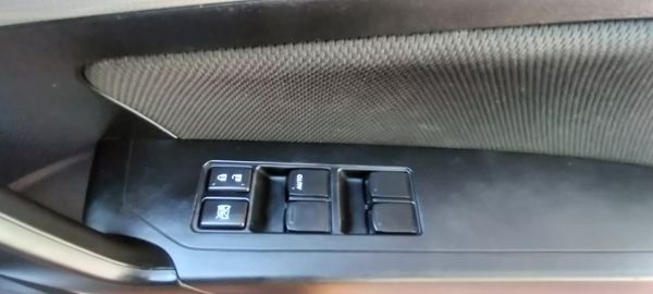 2022-Toyota-Urban-Cruiser-15-Xr image:4
