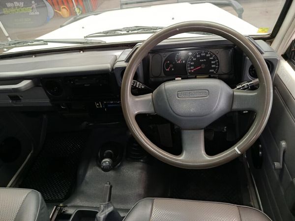 2005-Toyota-Land-Cruiser-70-45-Single-Cab image:14