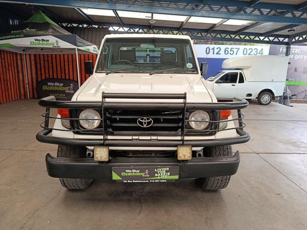 2005-Toyota-Land-Cruiser-70-45-Single-Cab image:2