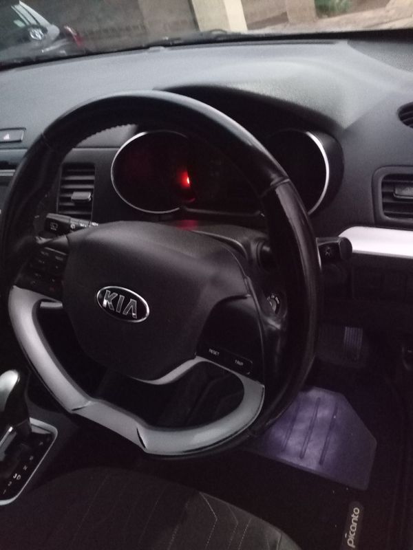 2014-Kia-Picanto-10-Auto image:3