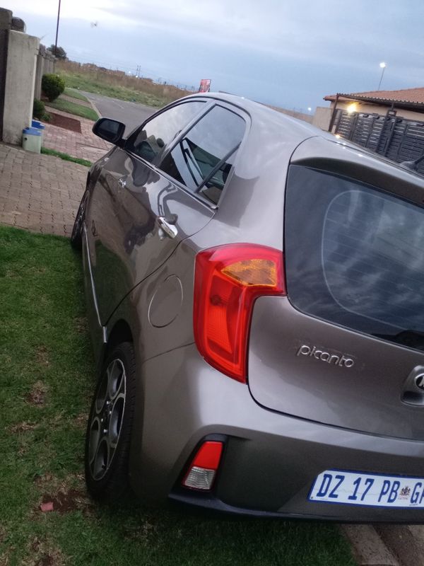 2014-Kia-Picanto-10-Auto image:7