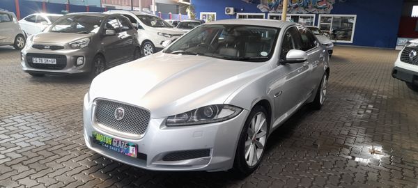 2015-Jaguar-XF-22-D-Premium-Luxury image:1