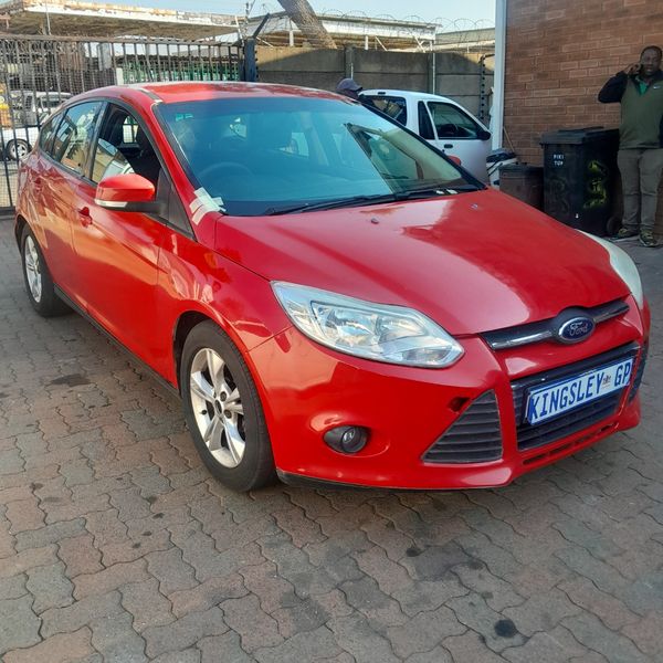 2012-Ford-Focus-16-Ti-VCT-Ambiente-5-dr image:1