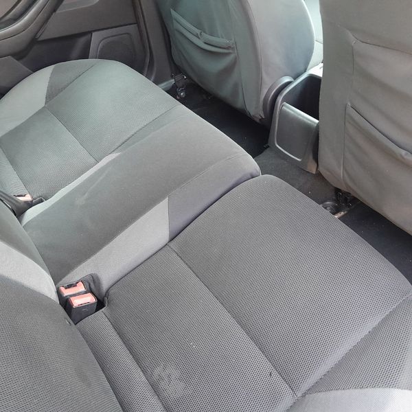 2012-Ford-Focus-16-Ti-VCT-Ambiente-5-dr image:5