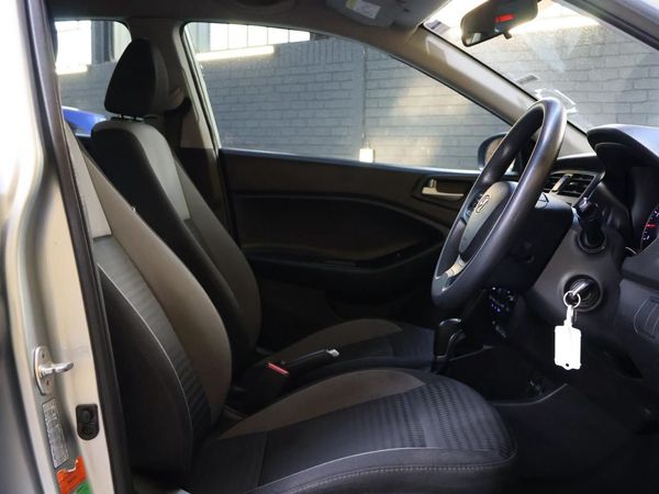 2020-Hyundai-i20-14-Motion-Auto image:13