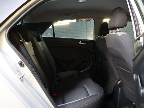 2020-Hyundai-i20-14-Motion-Auto image:14