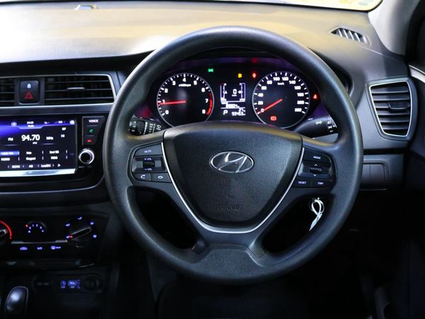 2020-Hyundai-i20-14-Motion-Auto image:15