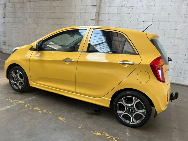 2013-Kia-Picanto-12-EX-Auto image:9