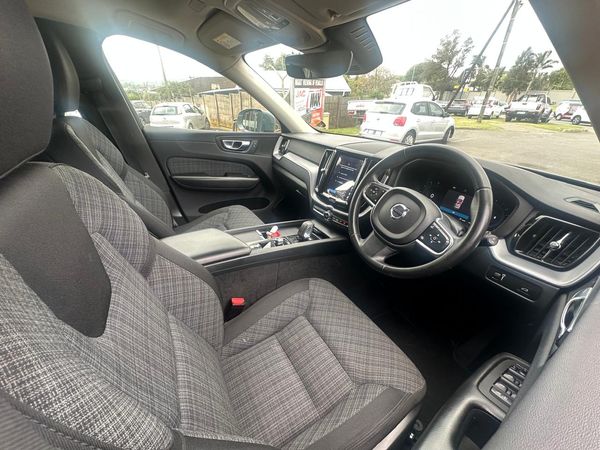 2022-Volvo-XC60-B5-Momentum-Geartronic image:11
