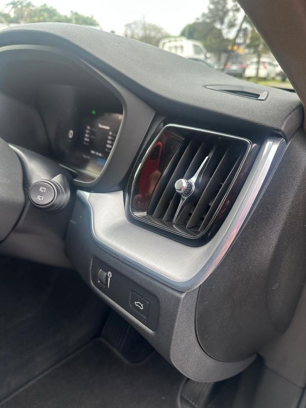 2022-Volvo-XC60-B5-Momentum-Geartronic image:13