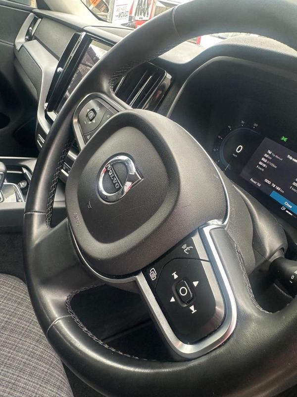 2022-Volvo-XC60-B5-Momentum-Geartronic image:14