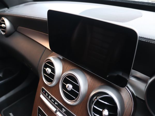 2021-Mercedes-AMG-C-Class-C43-AMG-4Matic image:10