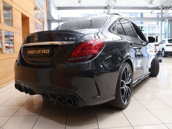 2021-Mercedes-AMG-C-Class-C43-AMG-4Matic image:15