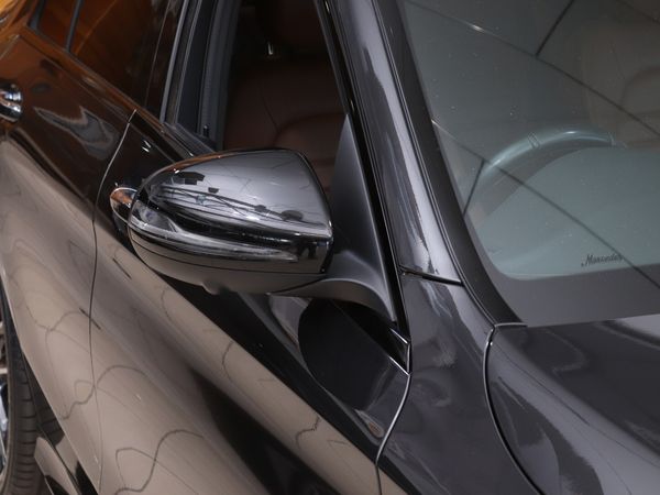 2021-Mercedes-AMG-C-Class-C43-AMG-4Matic image:6