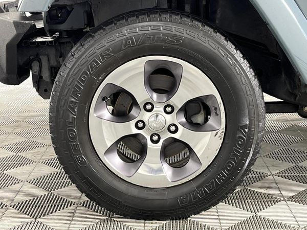 2016-Jeep-Wrangler-36-V6-Sahara-2-dr-Auto image:2