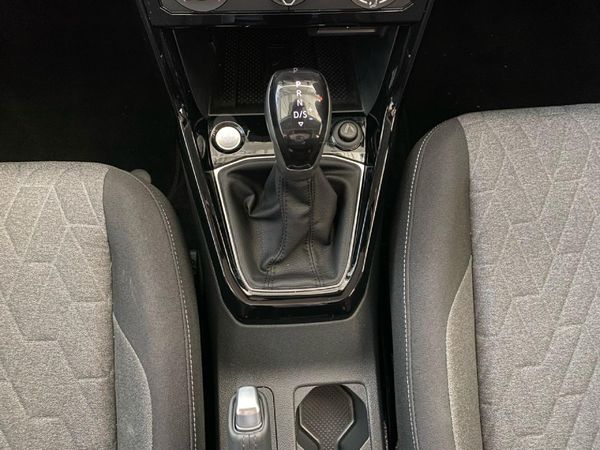 2025-Volkswagen-T-Cross-10-TSI-Life-Auto image:10