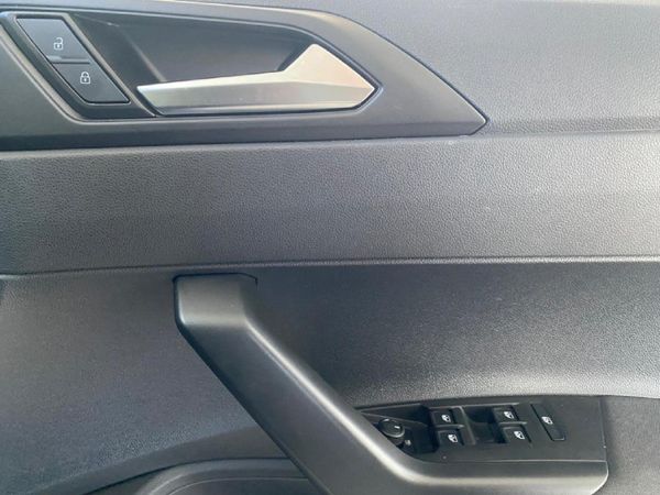 2025-Volkswagen-Polo-10-TSI image:13