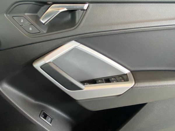 2022-Audi-Q3-20-TFSI-quattro-Auto-S-Line-40-TFSI image:12