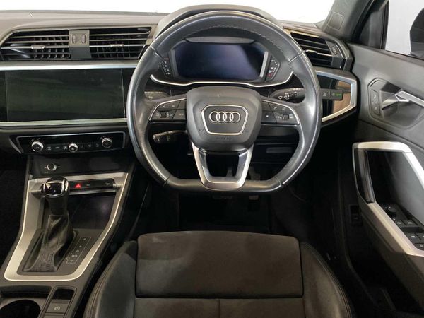 2022-Audi-Q3-20-TFSI-quattro-Auto-S-Line-40-TFSI image:16